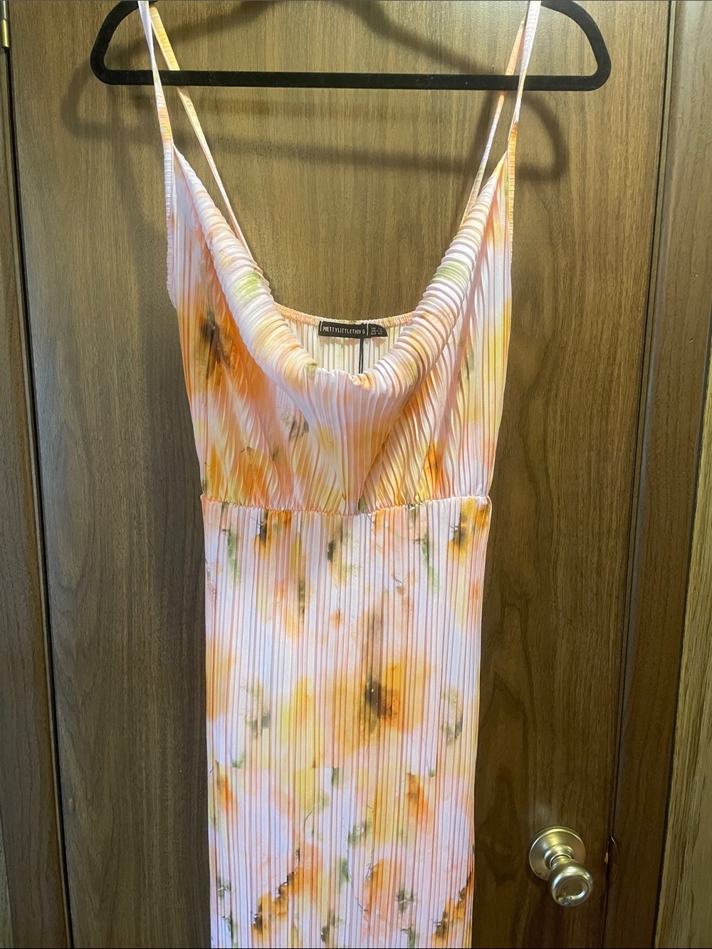 PrettyLittleThing Pink & Peach Floral Pleated Maxi Dress